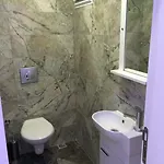 Yakamoz Otel *